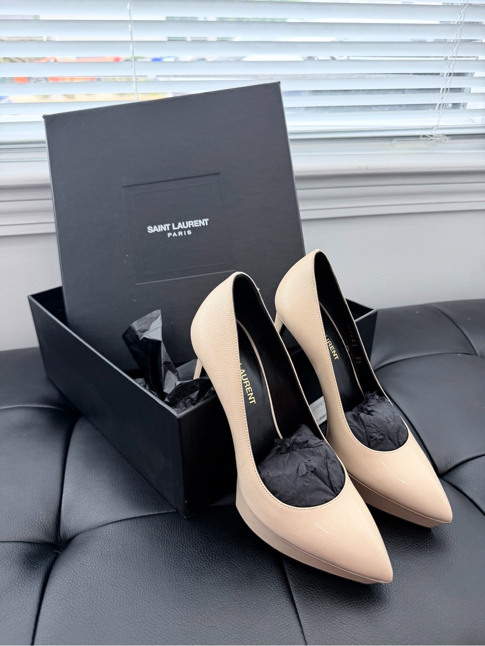 Saint Laurent Paris cream heels Size 35 (us 5)
